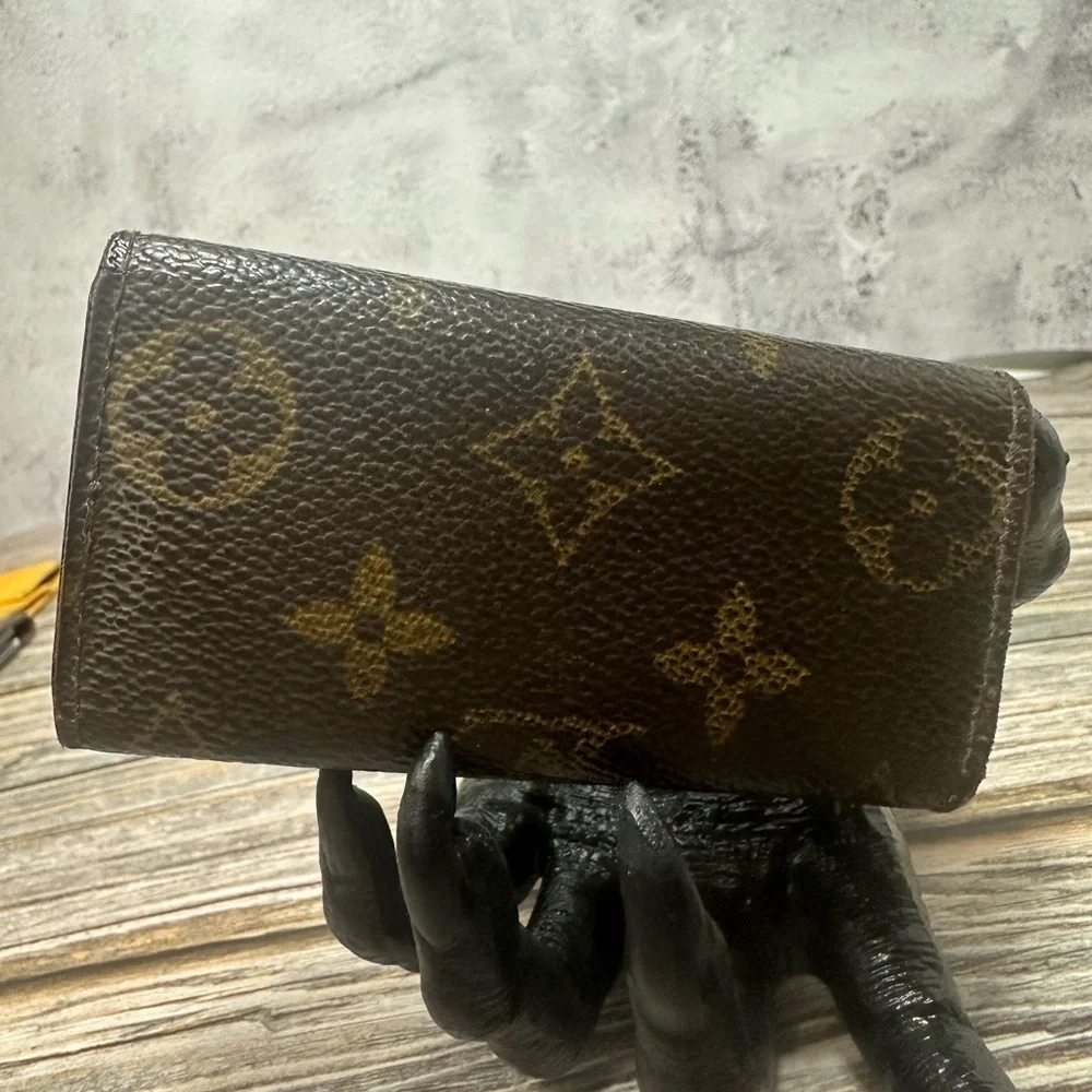 LOUIS VUITTON Monogram Multiples 4 Ring Key Holder​​​